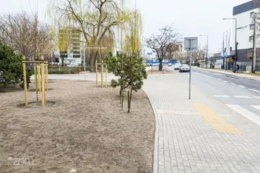 Na Podolanach zniknął rozjeżdżony pas przy ul. Szarych Szeregów