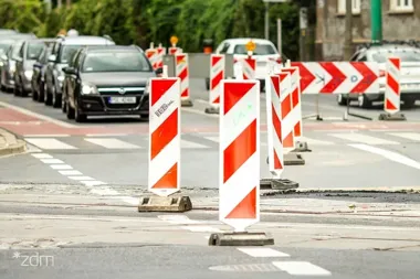 Chodnik na Piekarach zniknie na trzy miesiące, a piesi przejdą na drugą stronę