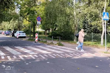 Przebudowa chodnika przy szkole. Samochody będą odholowywane
