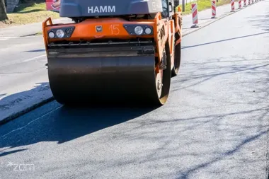 Ubytki w jezdni znikną z kilku ulic w Poznaniu