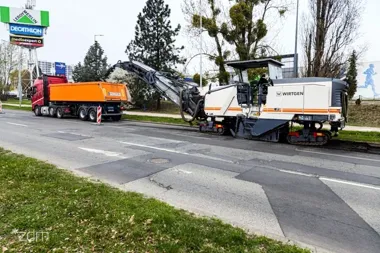 Serbska zwęża przejazd, a w kilku punktach Poznania ruszają kolejne naprawy jezdni