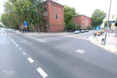 Kraszewskiego w przebudowie. Powstają nowe chodniki, przystanki i zieleń