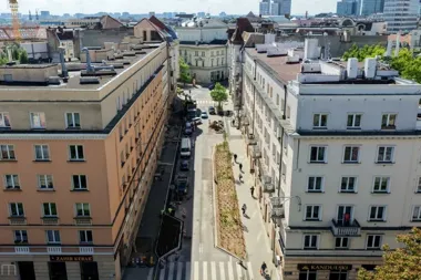 3 Maja znika z przejazdu. W centrum Poznania kończą zazielenianie ulicy