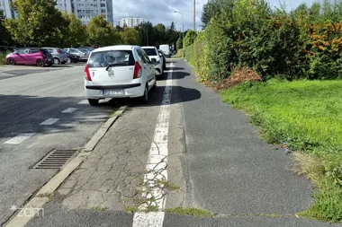 Na Ratajach wymienią ponad 100 metrów chodnika. Zmieni się parkowanie