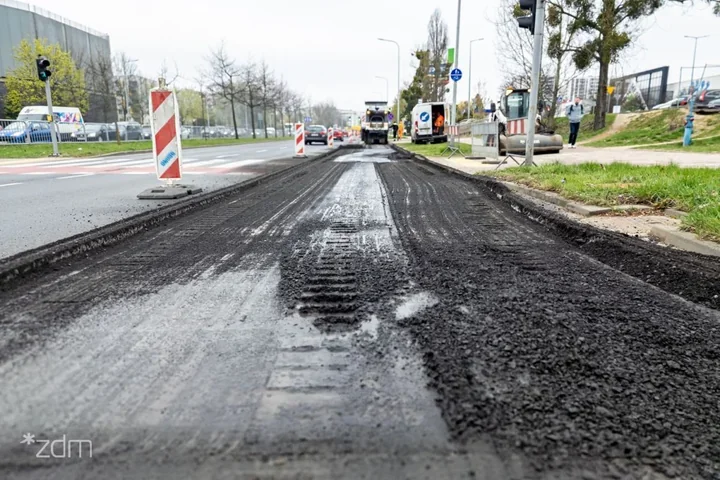 Serbska zwęża się do jednego pasa, a drogowcy ruszają w kolejne poznańskie ulice