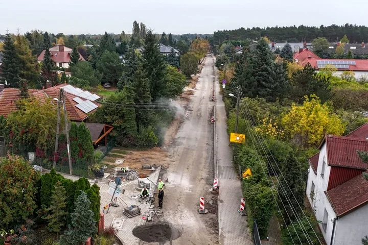 Trzy ulice na Ławicy w przebudowie. Nieutwardzone drogi zastąpi kostka